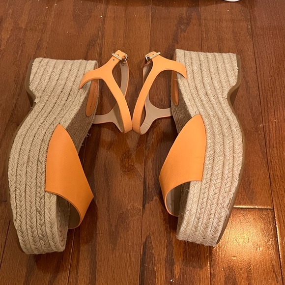 Platform sandals - Picture 3 of 5